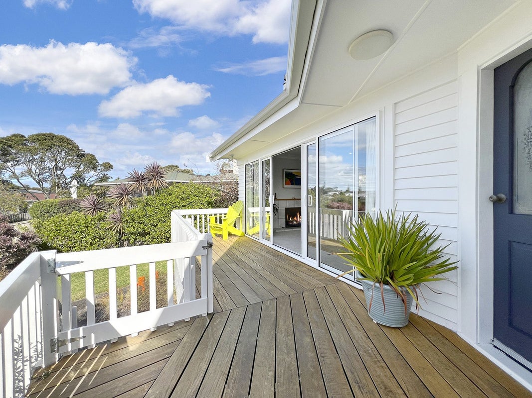 32 Mason Street, New Lynn, Auckland - Carousel 2
