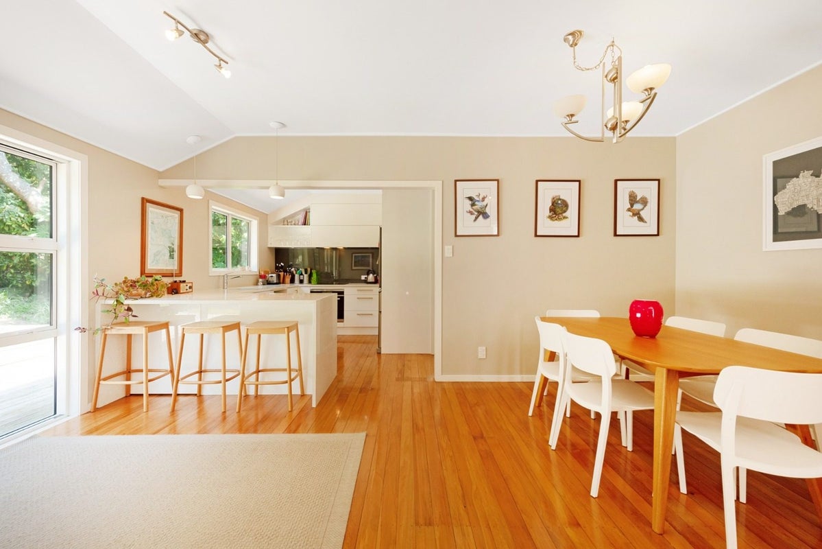 47 Rona Street, Eastbourne, Lower Hutt - Carousel 1