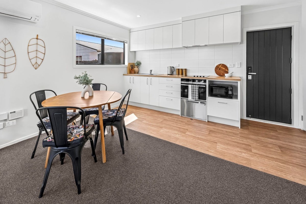 8/164 Killarney Road, Frankton, Hamilton - Carousel 1
