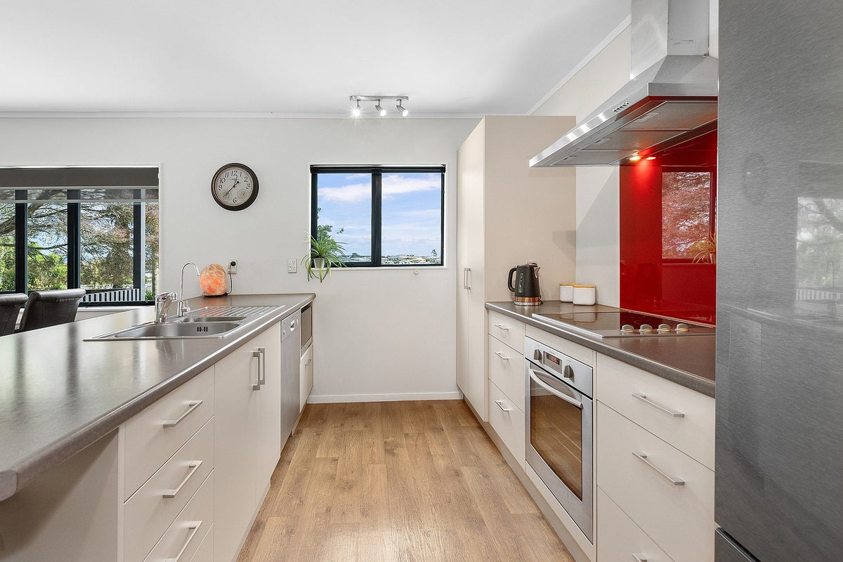 13 Rosehill Place, Nawton, Hamilton - Carousel 2