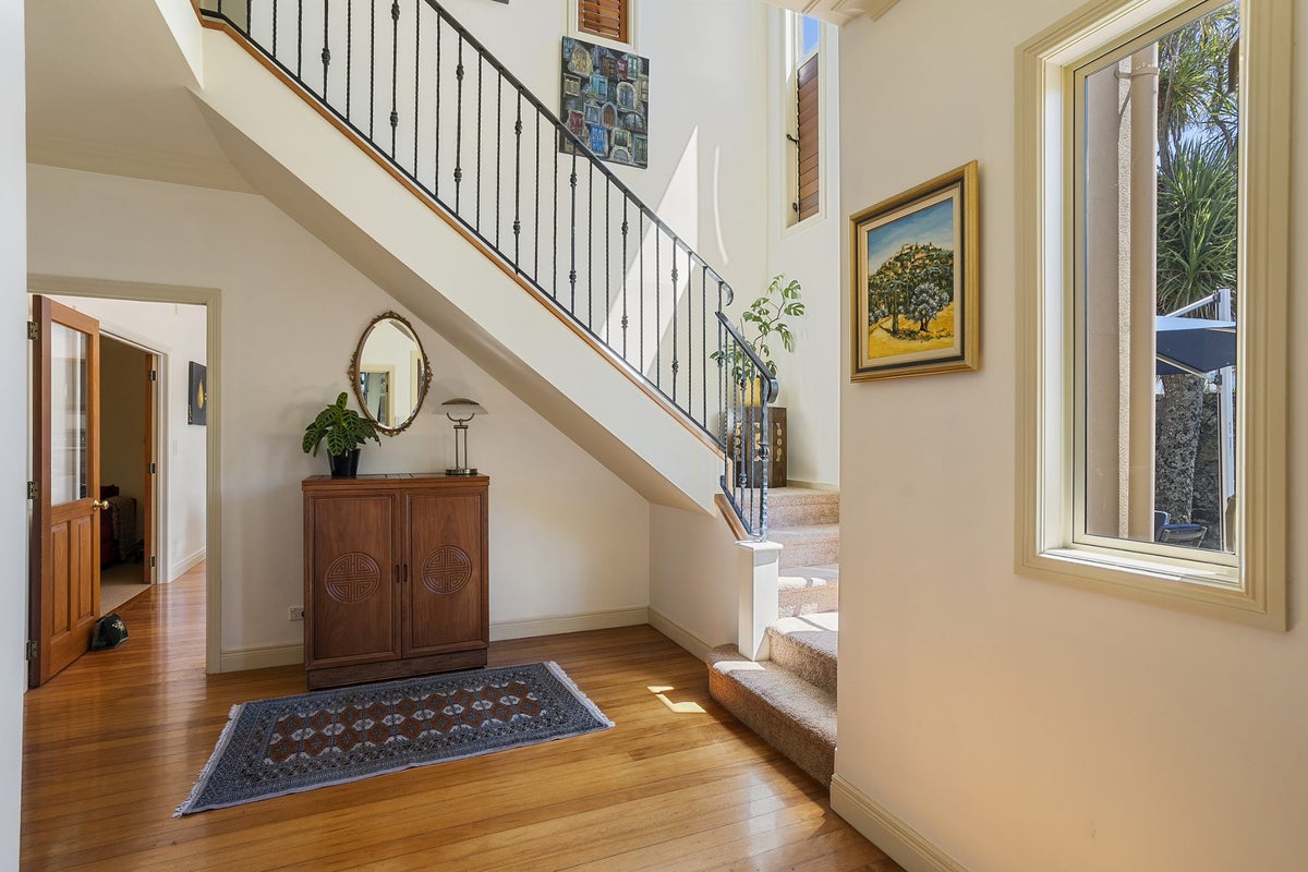 4 Sylvan Avenue East, Mount Eden, Auckland - Carousel 2