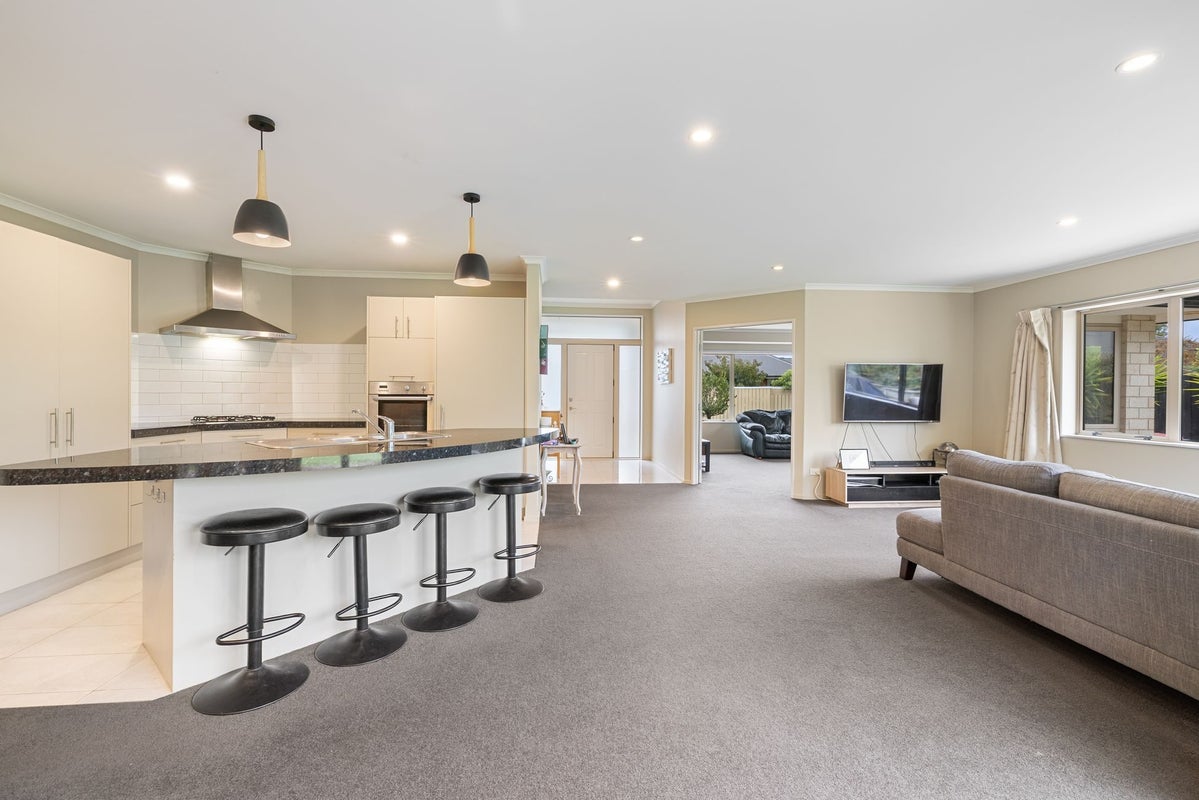 11 Tawa Place, Parklands, Christchurch - Carousel 2