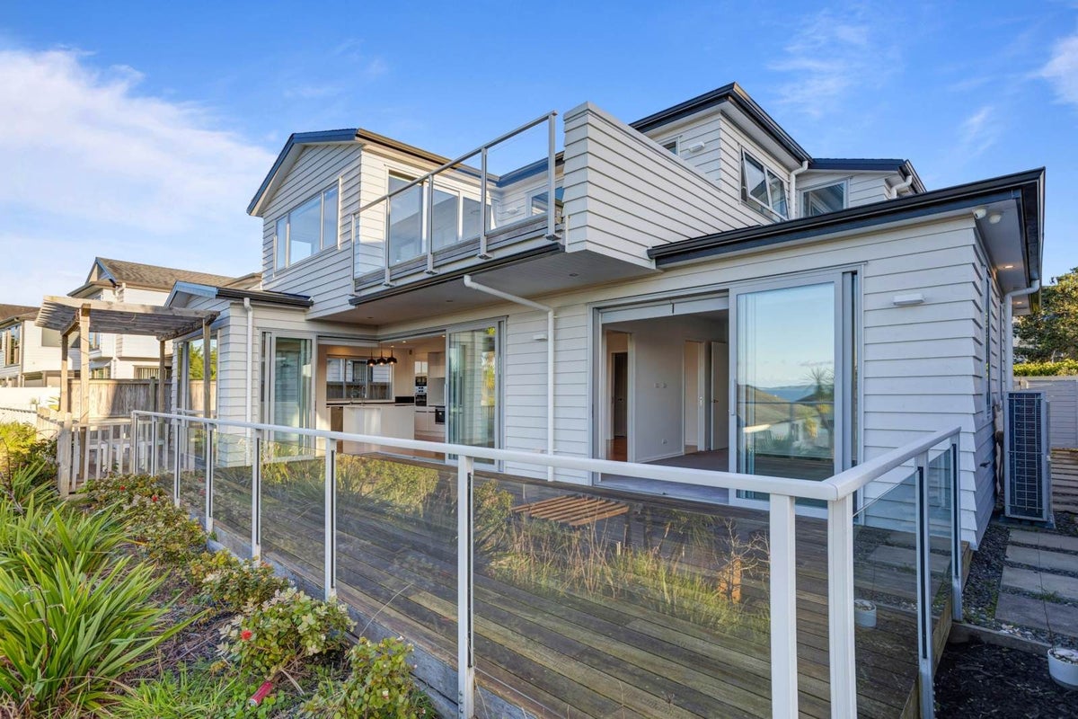 29 Headland Drive, Long Bay, Auckland - Carousel 2