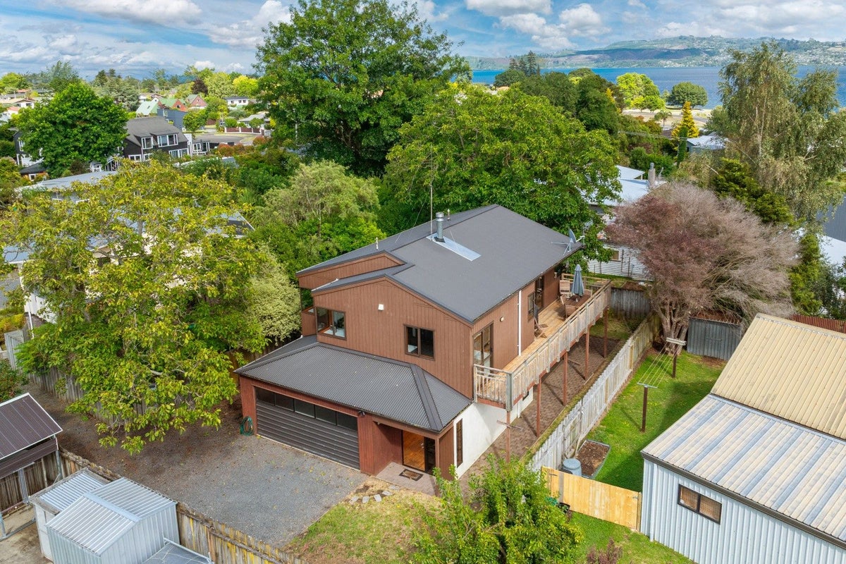 2/11 Kereru Street, Two Mile Bay, Taupo - Carousel 1
