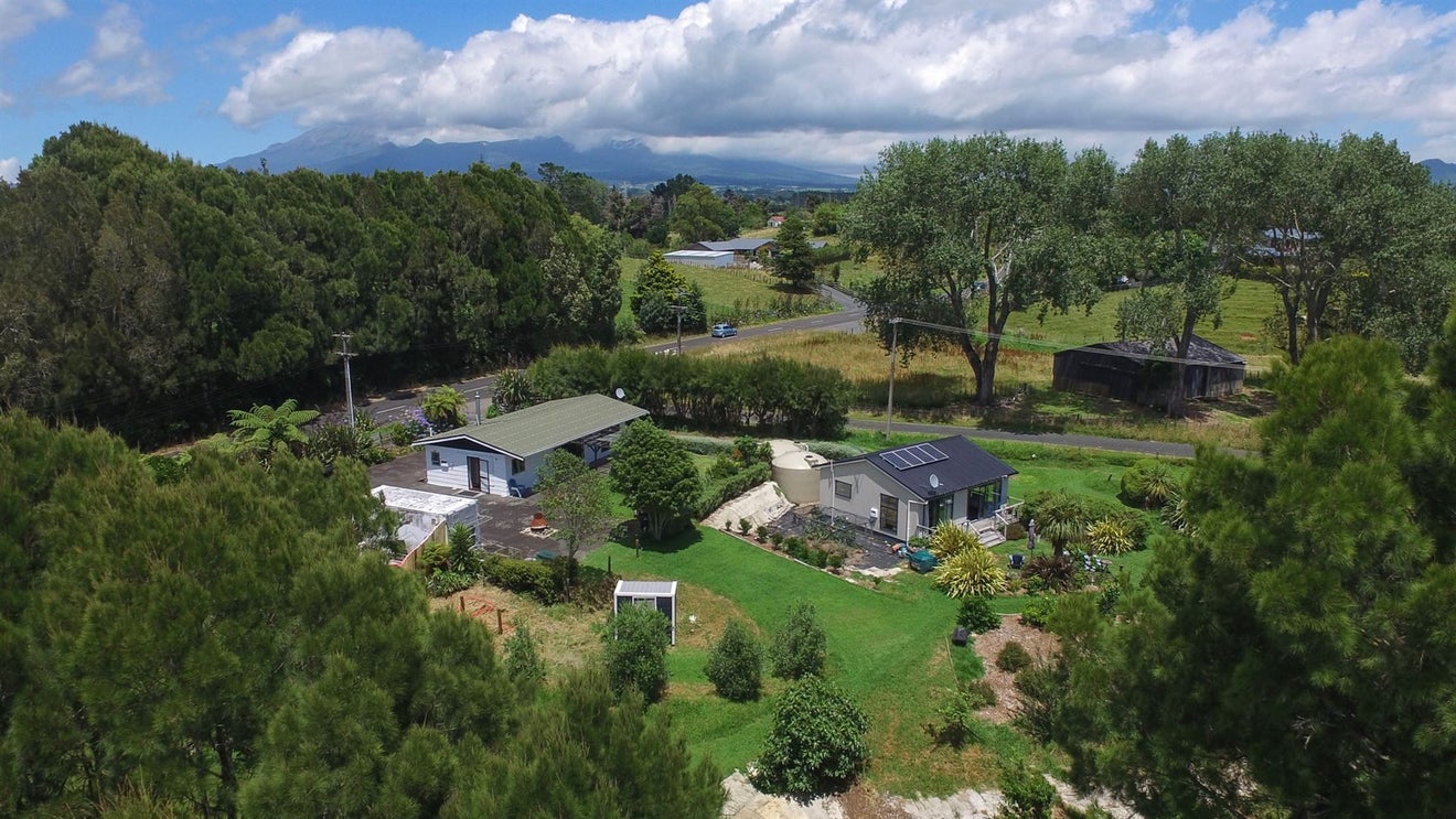 590 Frankley Road, Hurworth, New Plymouth - Carousel 18