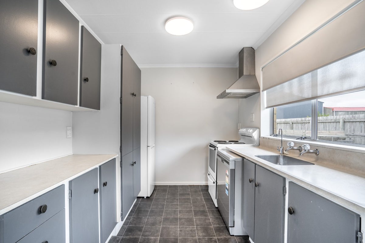 2/51 Douglas Street, Grasmere, Invercargill - Carousel 2