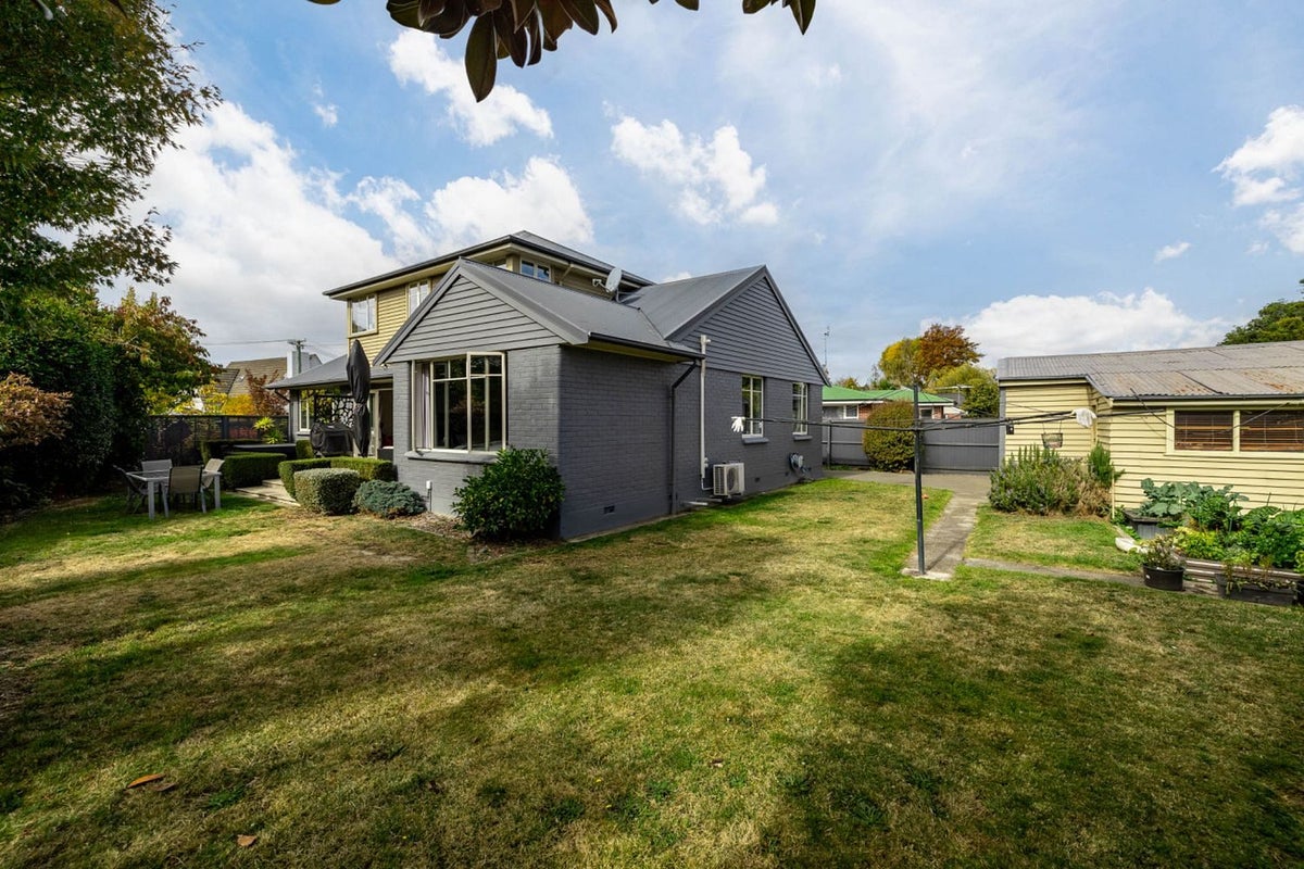 14 Joyce Crescent, Ilam, Christchurch - Carousel 13