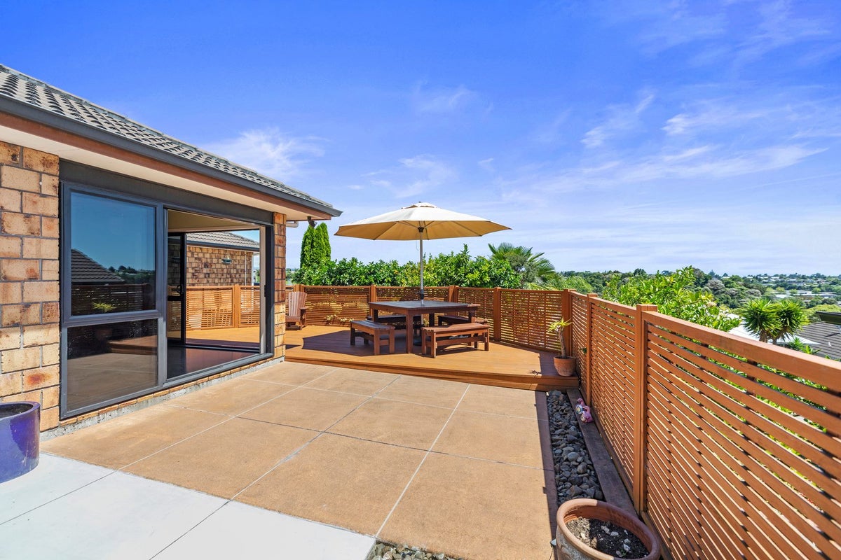 47 Danny Place, Pyes Pa, Tauranga - Carousel 1