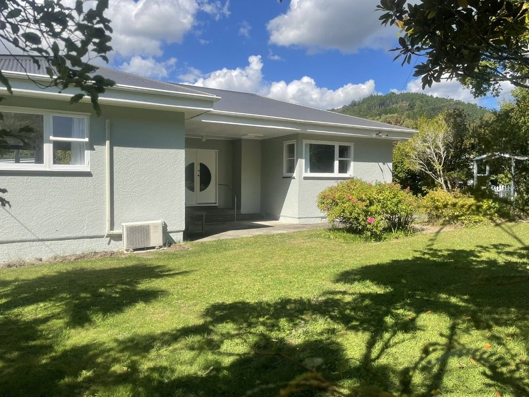 31 Pinehaven Road, Pinehaven, Upper Hutt - Carousel 16