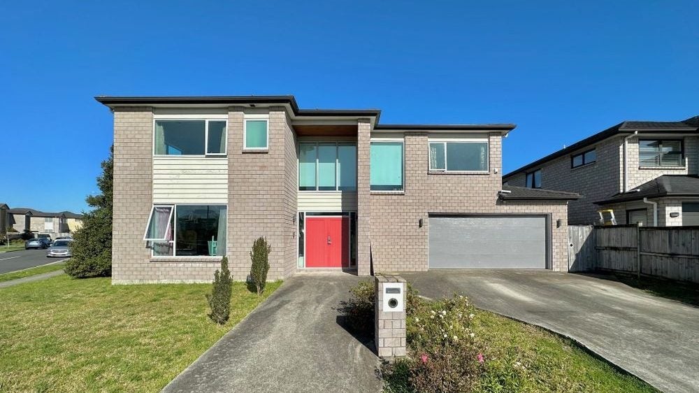 1 Aster Place, Flat Bush, Auckland - Carousel 1
