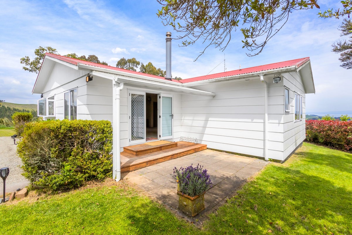 212 Whangamata Road, Kinloch, Taupo - Carousel 2