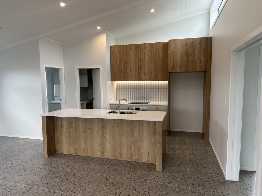 6 Kourataki Road, Baverstock, Hamilton - Carousel 2
