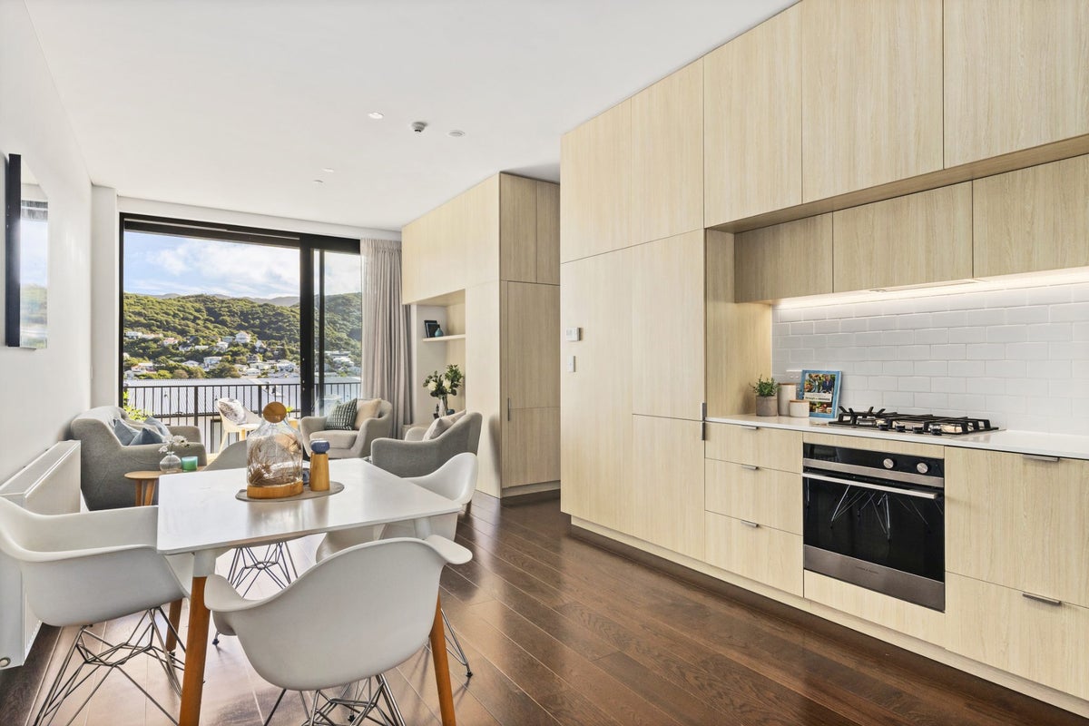 204/11 Jean Caldwell Way, Island Bay, Wellington - Carousel 2