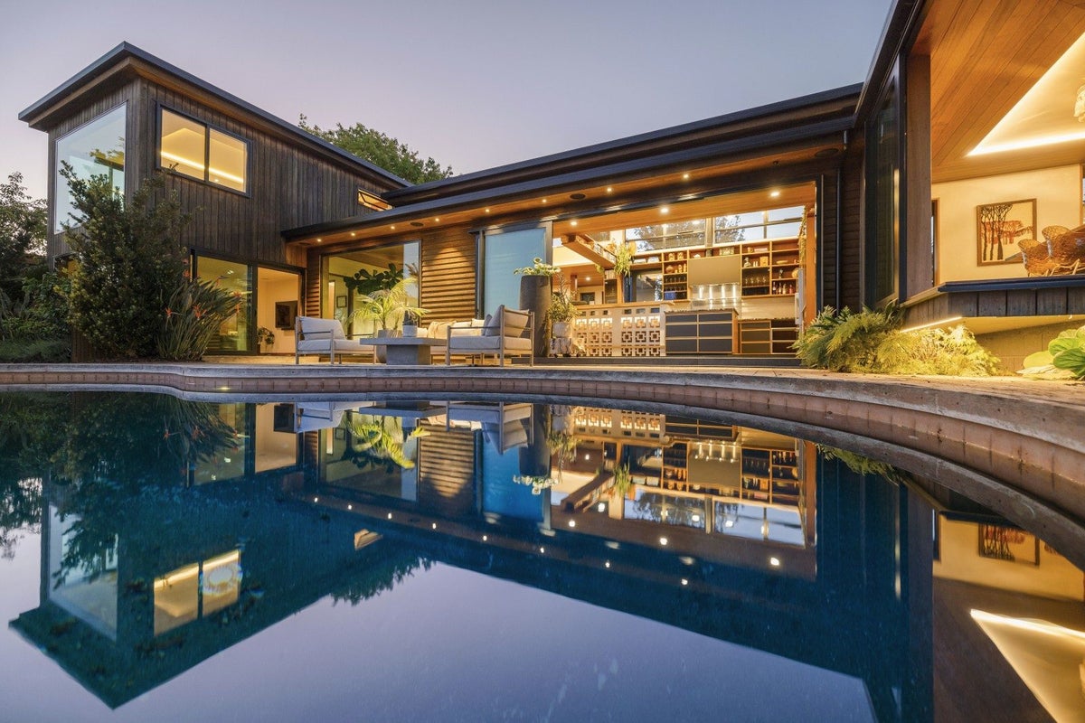 92 Myres Street, Otumoetai, Tauranga - Carousel 1