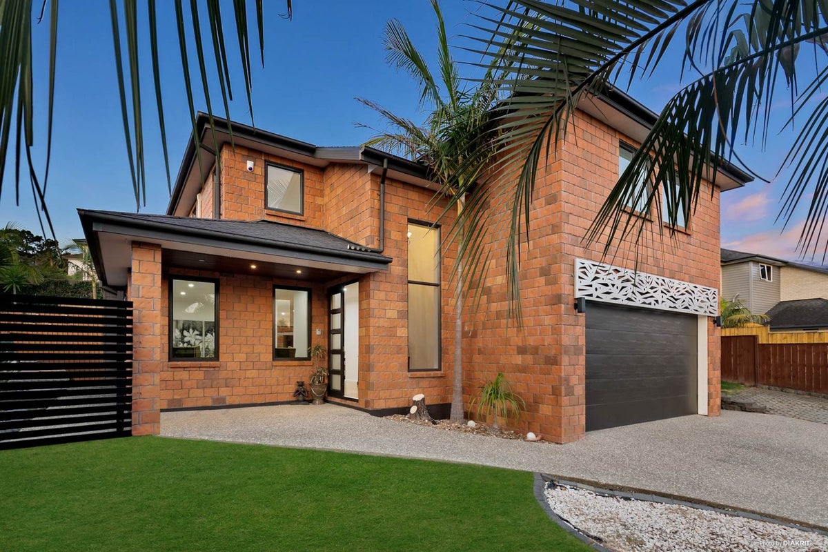 86 Killybegs Drive, Pinehill, Auckland - Carousel 1