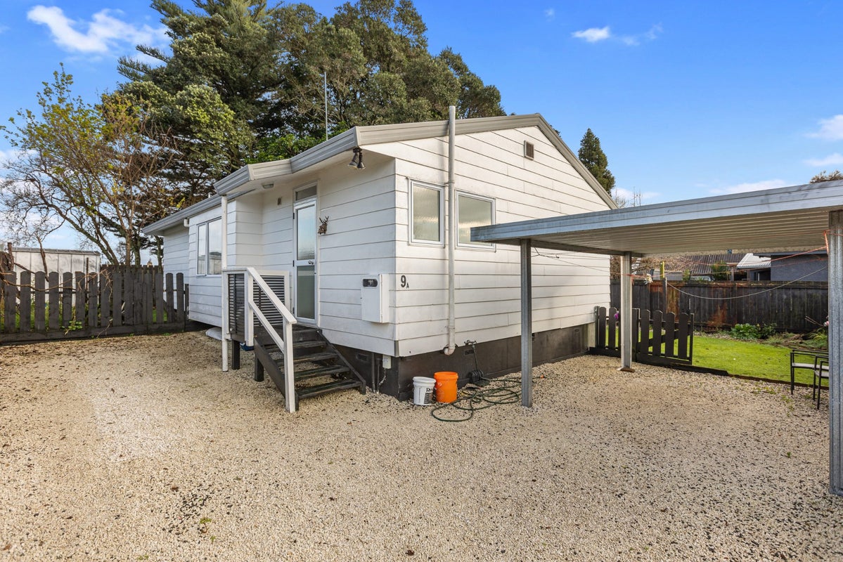 9A Henderson Crescent, Parkvale, Tauranga - Carousel 1