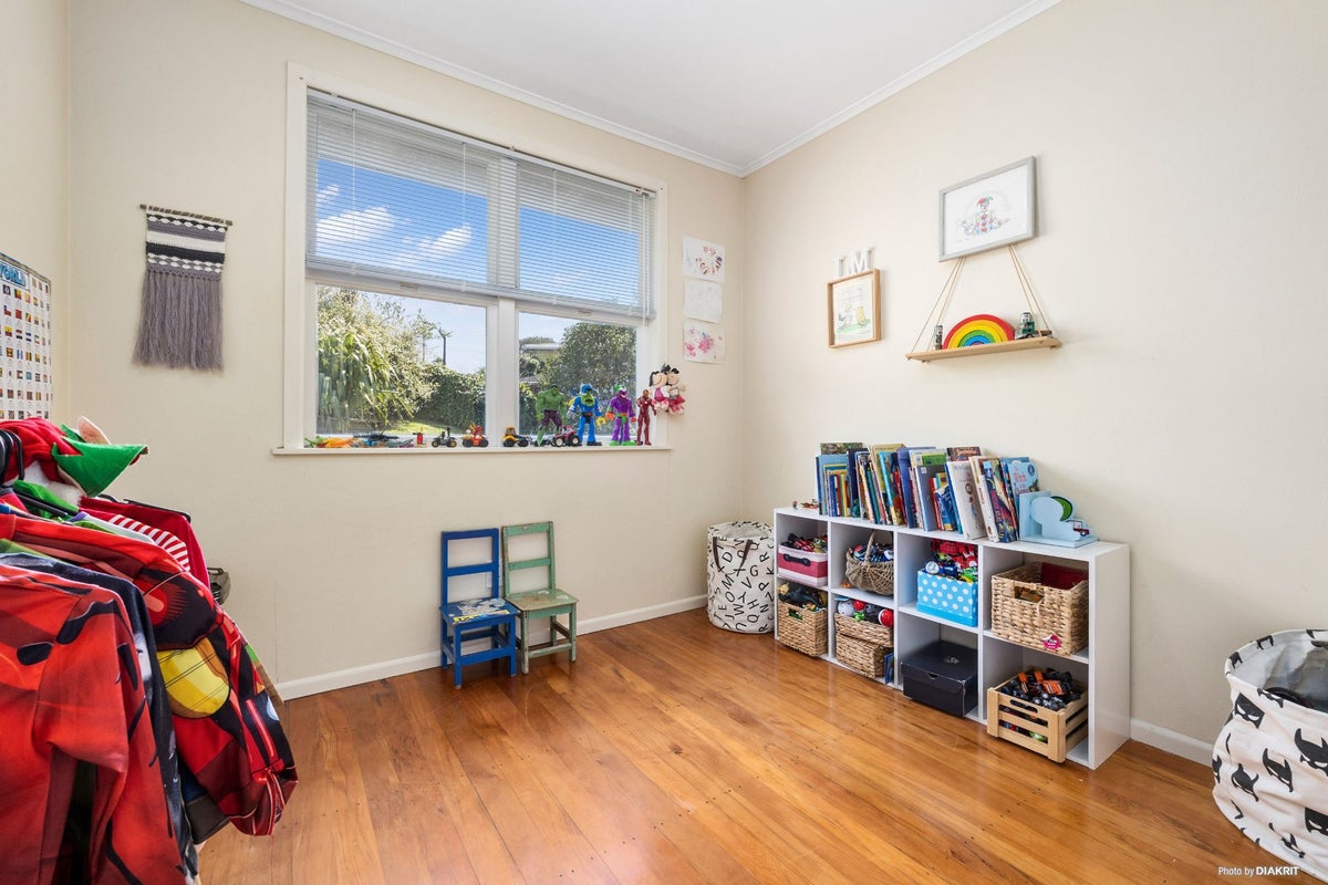 10 Hartley Terrace, Massey, Auckland - Carousel 20