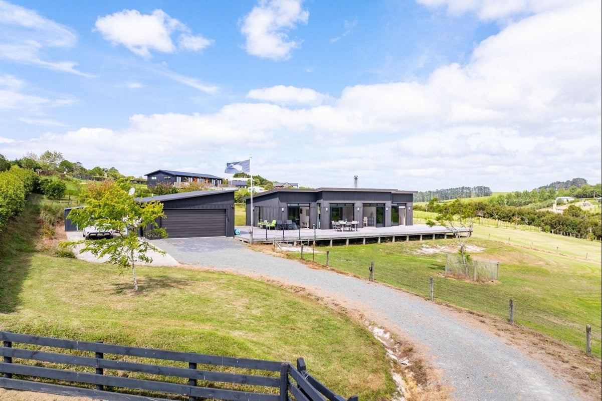 399 King Road, Kaiwaka - Carousel 2