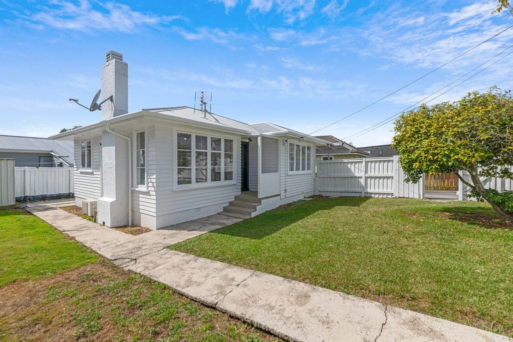 1/11 Henwood Road, Mangere East, Auckland - Carousel 2
