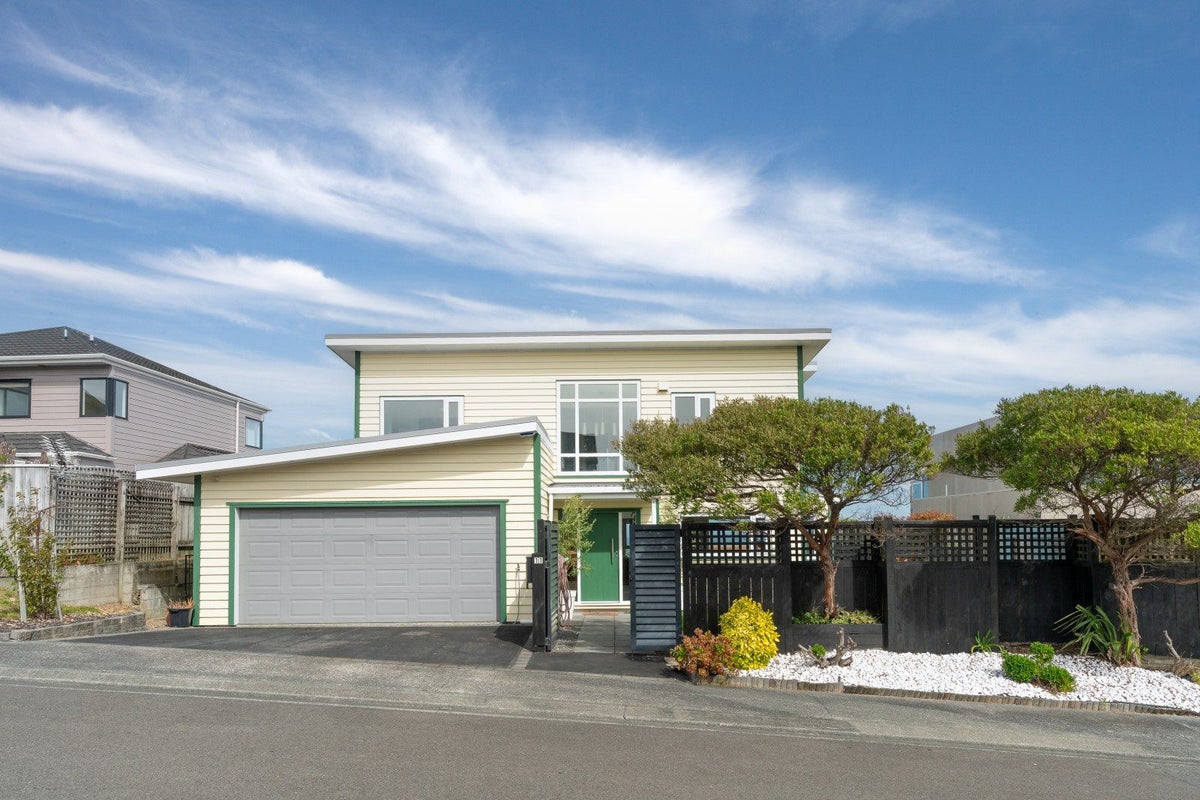 11 Bay Lair Grove, Island Bay, Wellington - Carousel 1
