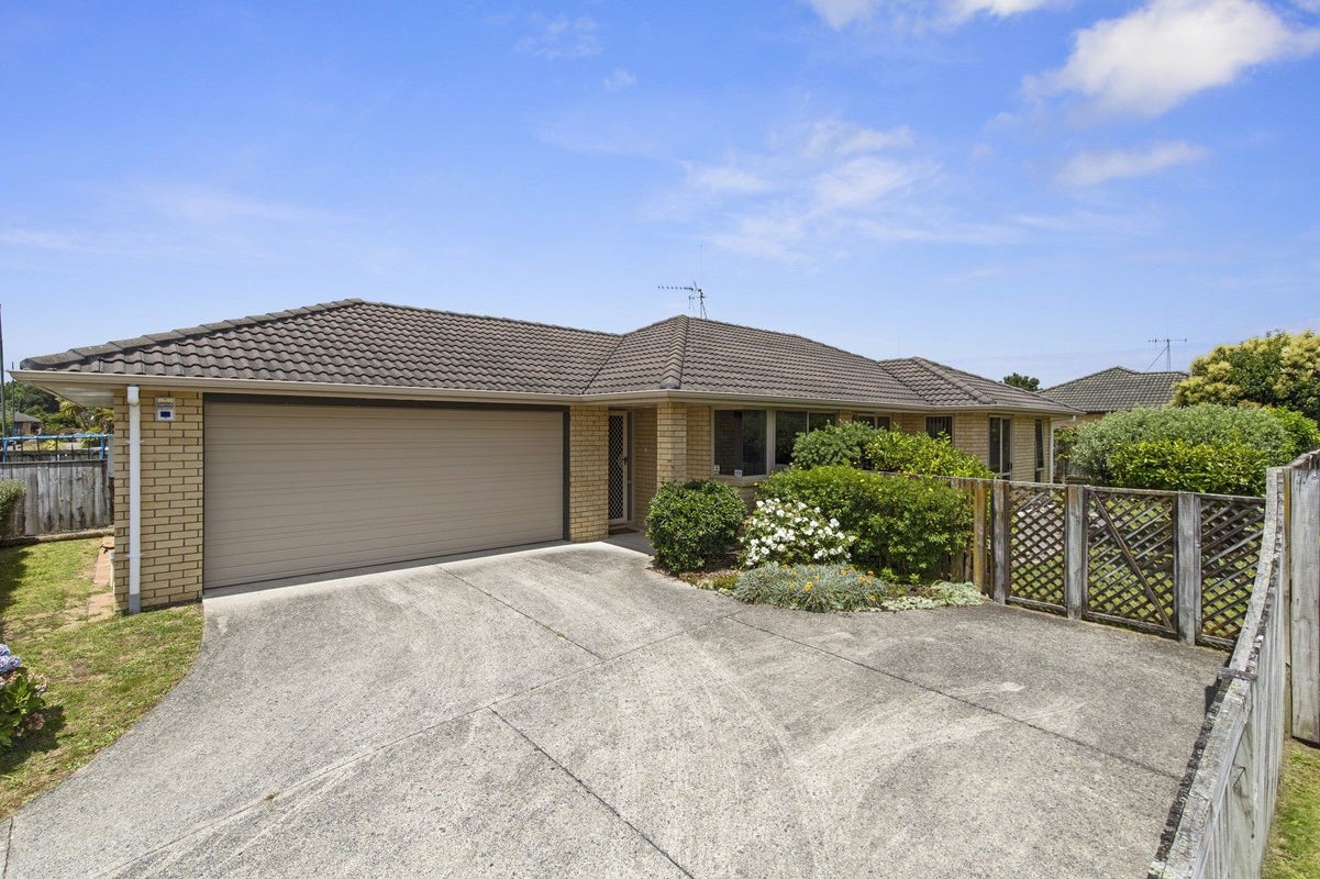 8 St Johns Avenue, Hamilton East, Hamilton - Carousel 2