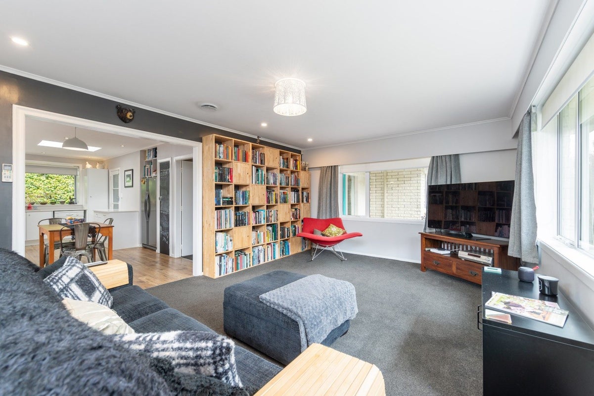 44 Holdsworth Avenue, Trentham, Upper Hutt - Carousel 2