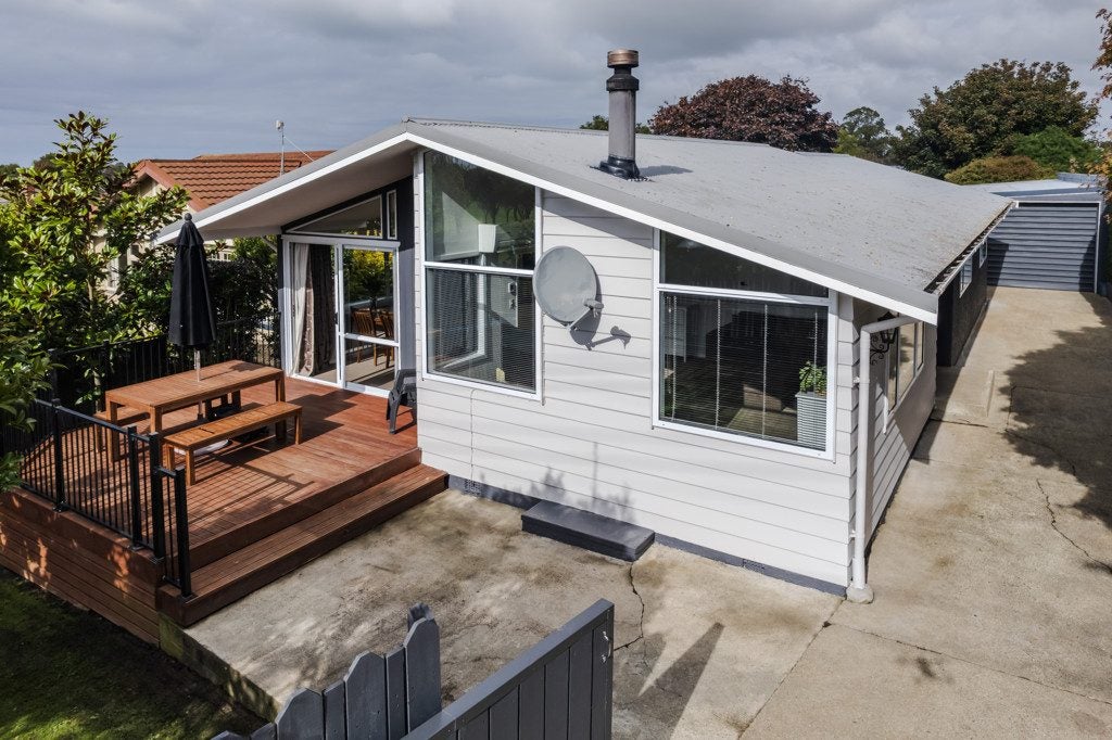 128 Perth Street, Holmes Hill, Oamaru - Carousel 1