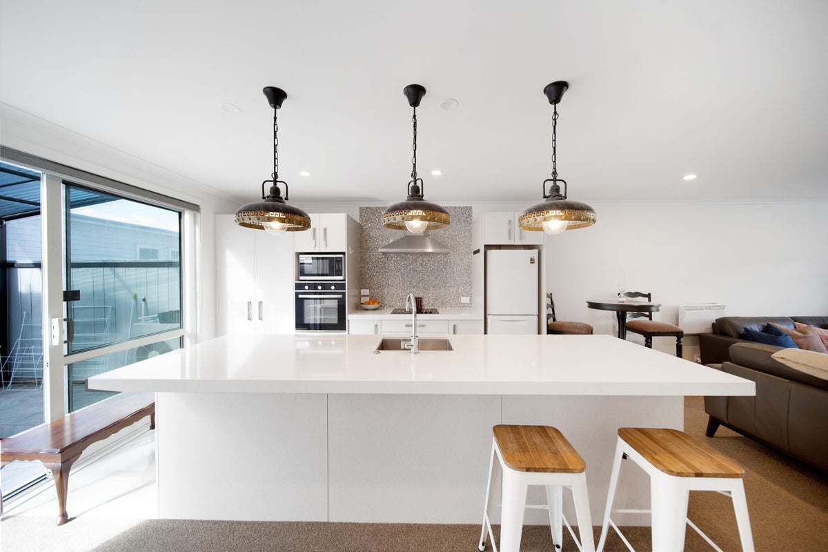 43 Hollowout Street, Takanini, Auckland - Carousel 1