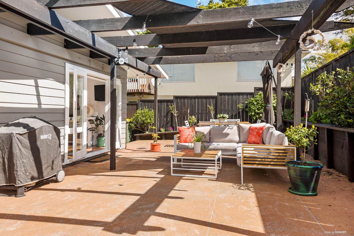 16 Nicholson Place, Hillcrest, Auckland - Carousel 2