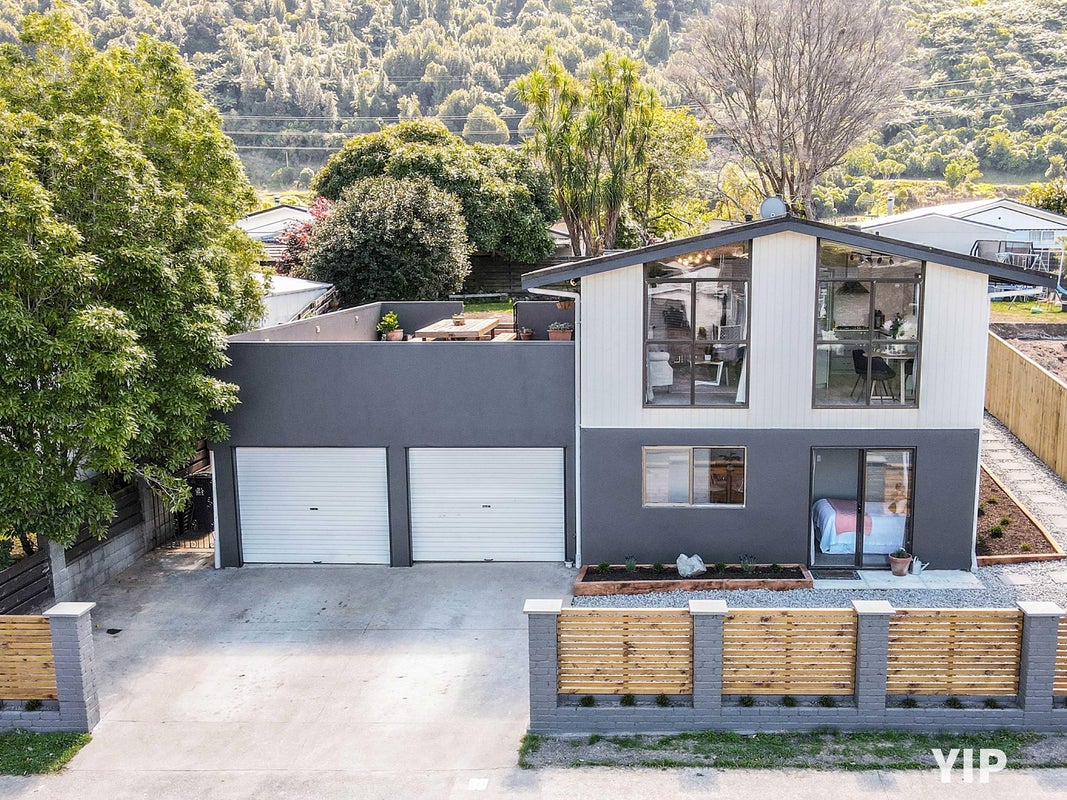 158 California Drive, Totara Park, Upper Hutt - Carousel 1