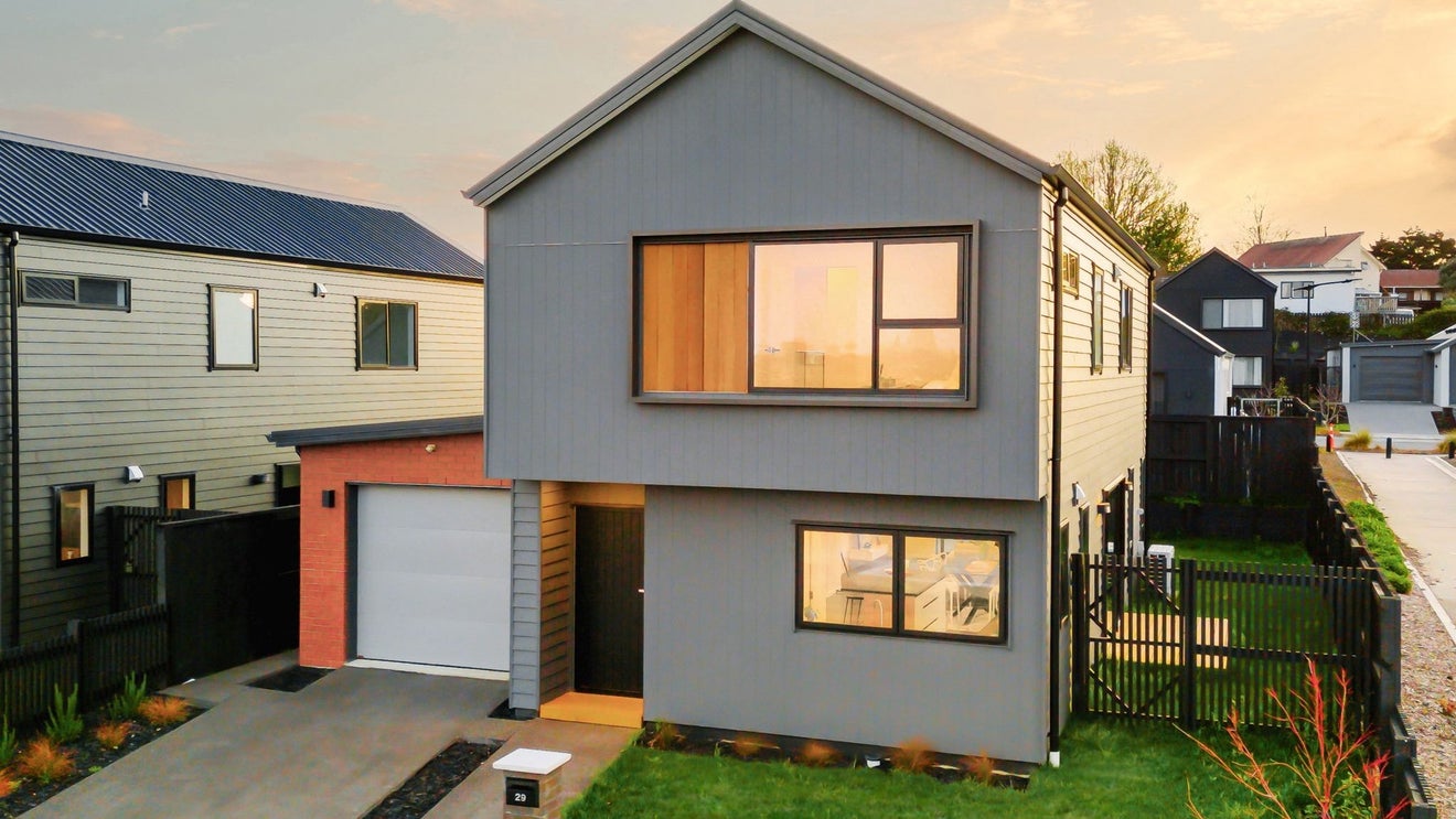 29 Earp Crescent, Chartwell, Hamilton - Carousel 1