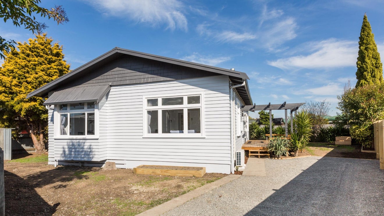 2/811 Lyell ST, Akina, Hastings - Carousel 1
