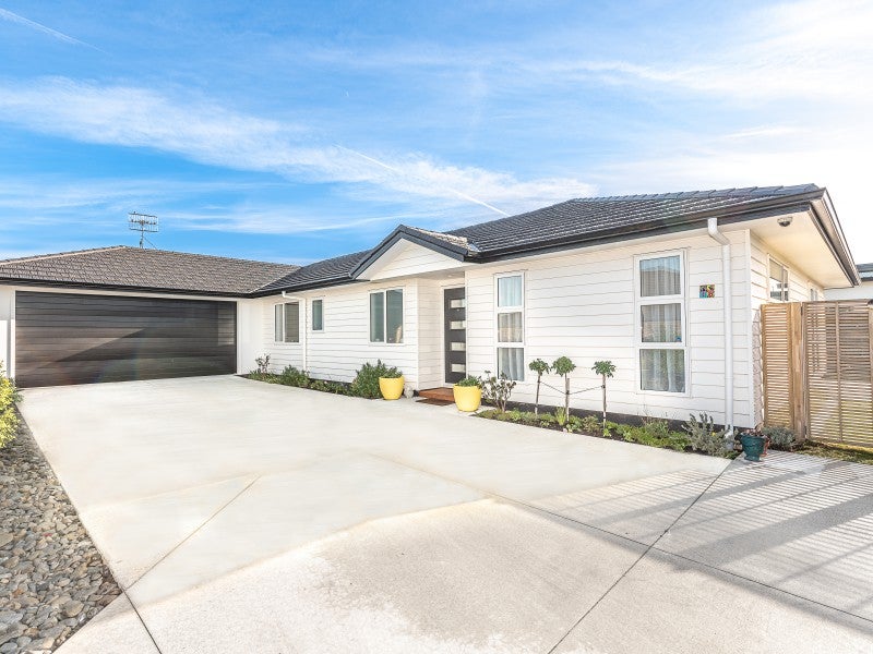 16 Magnolia Crescent, Tawhero, Whanganui - Carousel 1