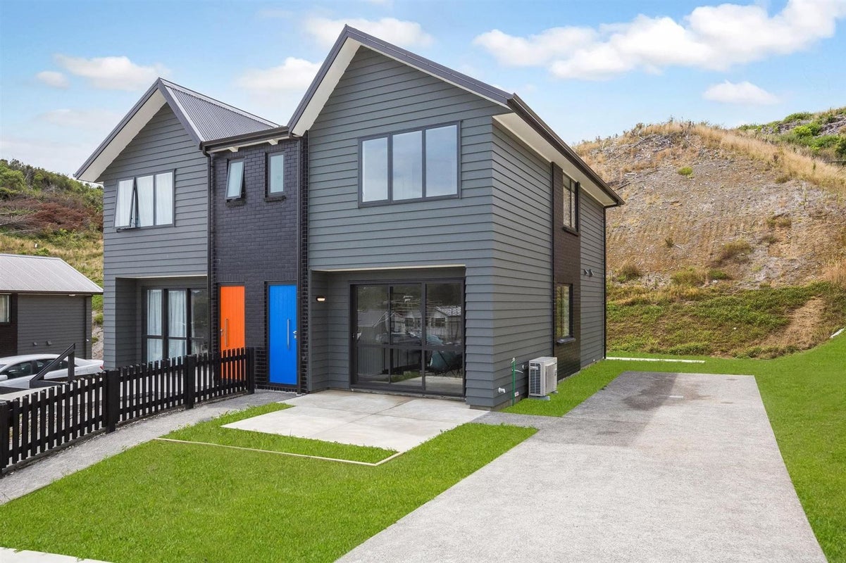 27 Oakum Road, Whitby, Porirua - Carousel 1