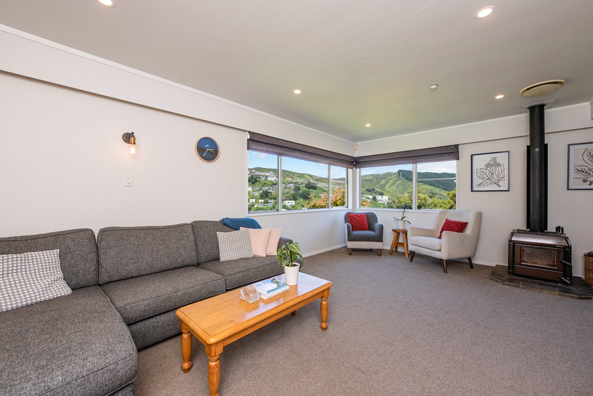 36 Thurleigh Grove, Karori, Wellington - Carousel 2