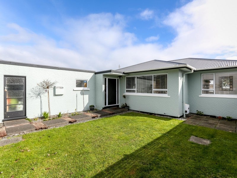 17 Tarahua Road, Vogeltown, New Plymouth - Carousel 2