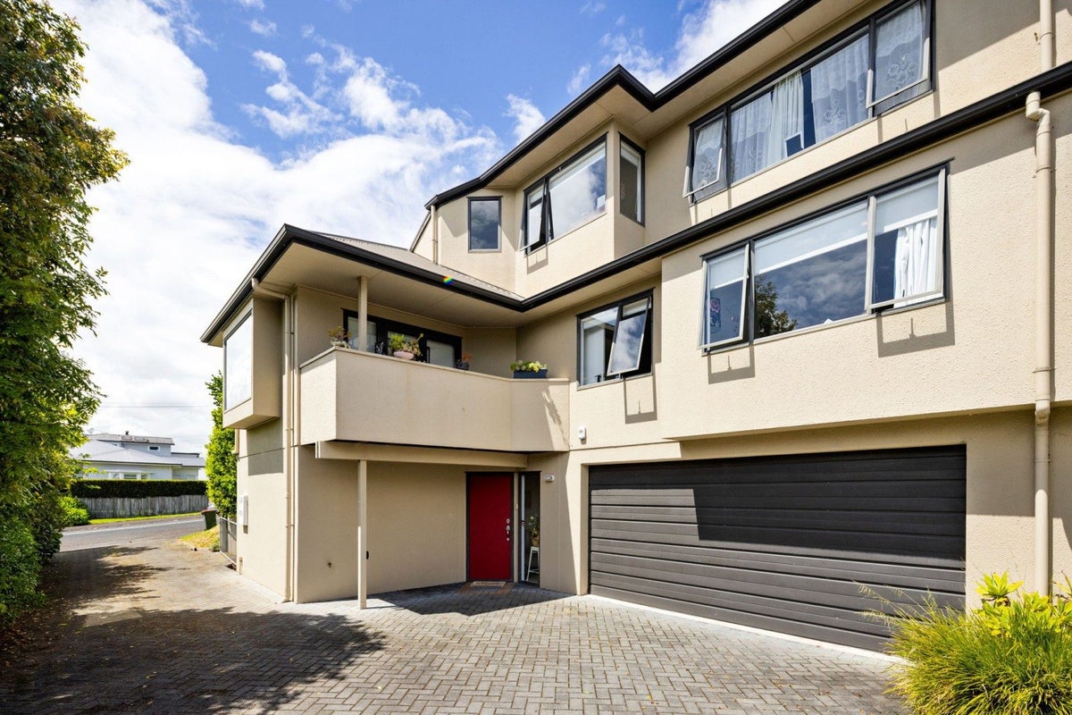 6C and 6D Edgecumbe Street, Whitiora, Hamilton, Waikato - Carousel 2