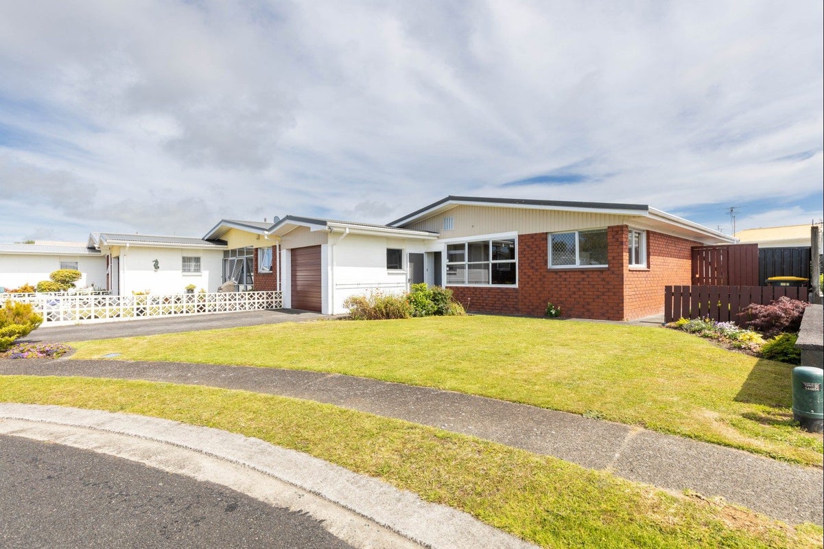 7A Evelyn Place, Welbourn, New Plymouth - Carousel 2