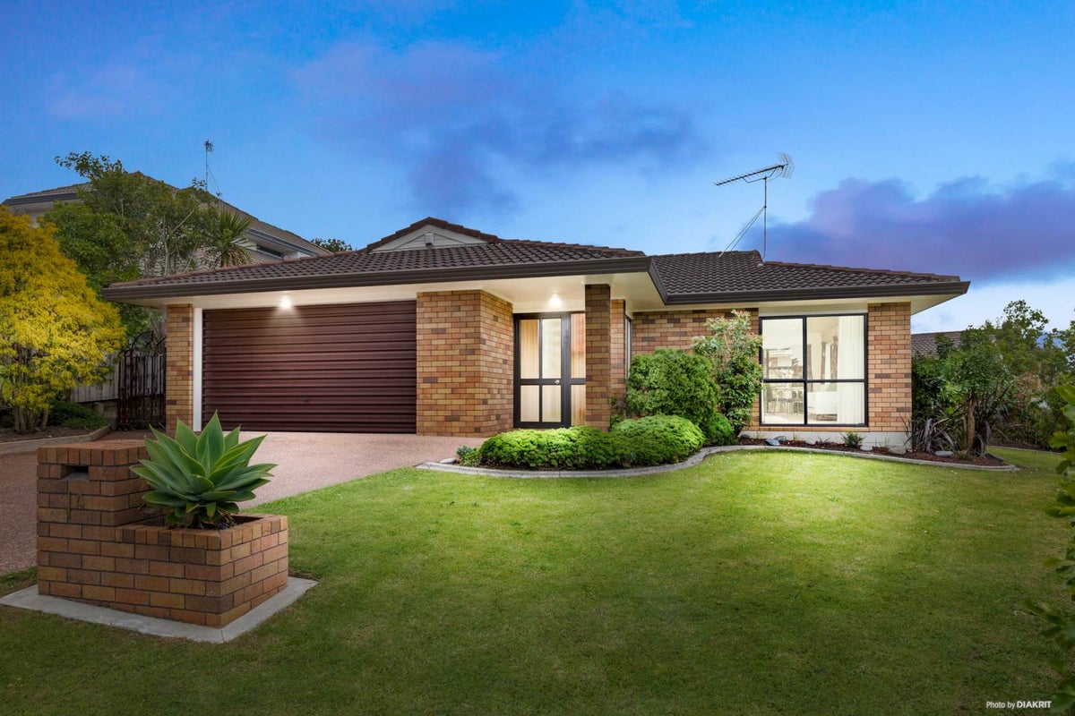 1A Perendale Close, Somerville, Manukau - Carousel 1