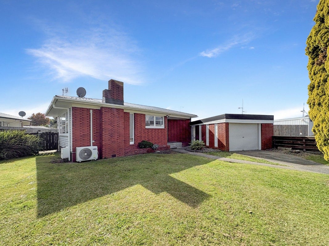 46 Bremworth Avenue, Dinsdale, Hamilton - Carousel 1