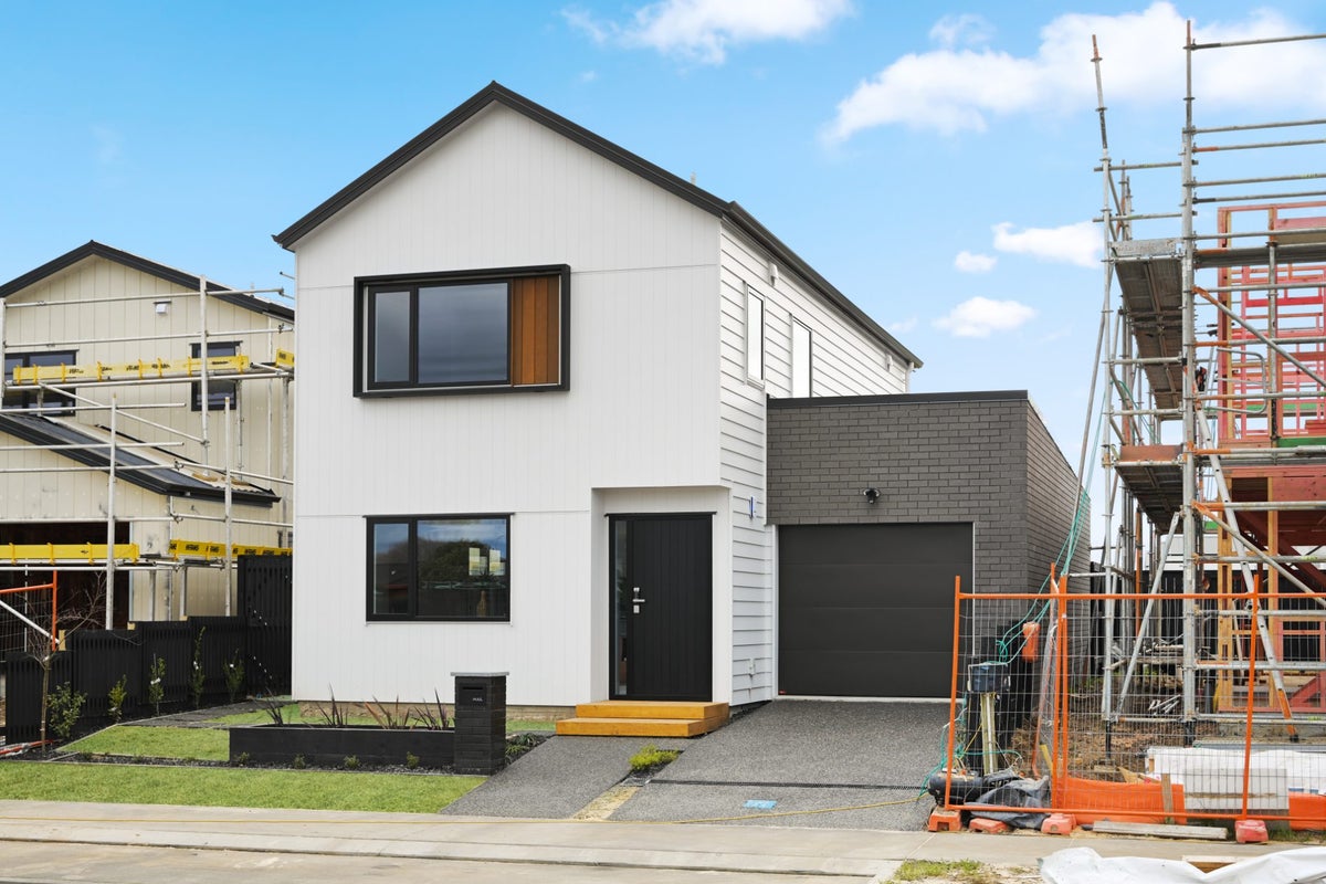6 Earp Crescent, Chartwell, Hamilton - Carousel 19