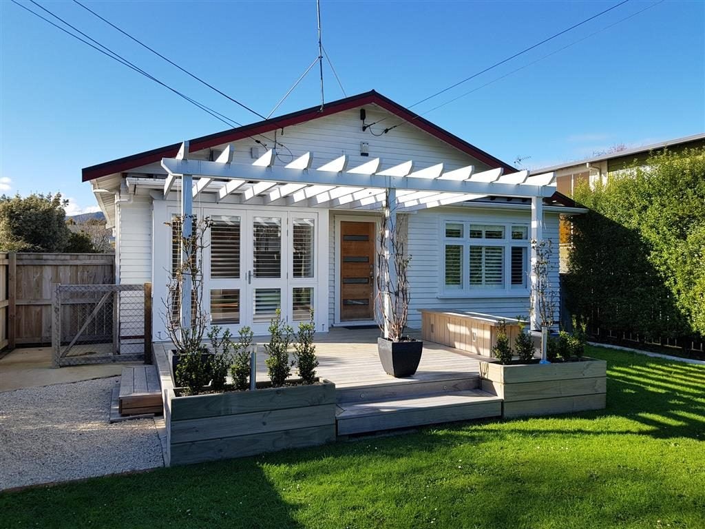 160 Kings Crescent, Hutt Central, Lower Hutt - Carousel 1