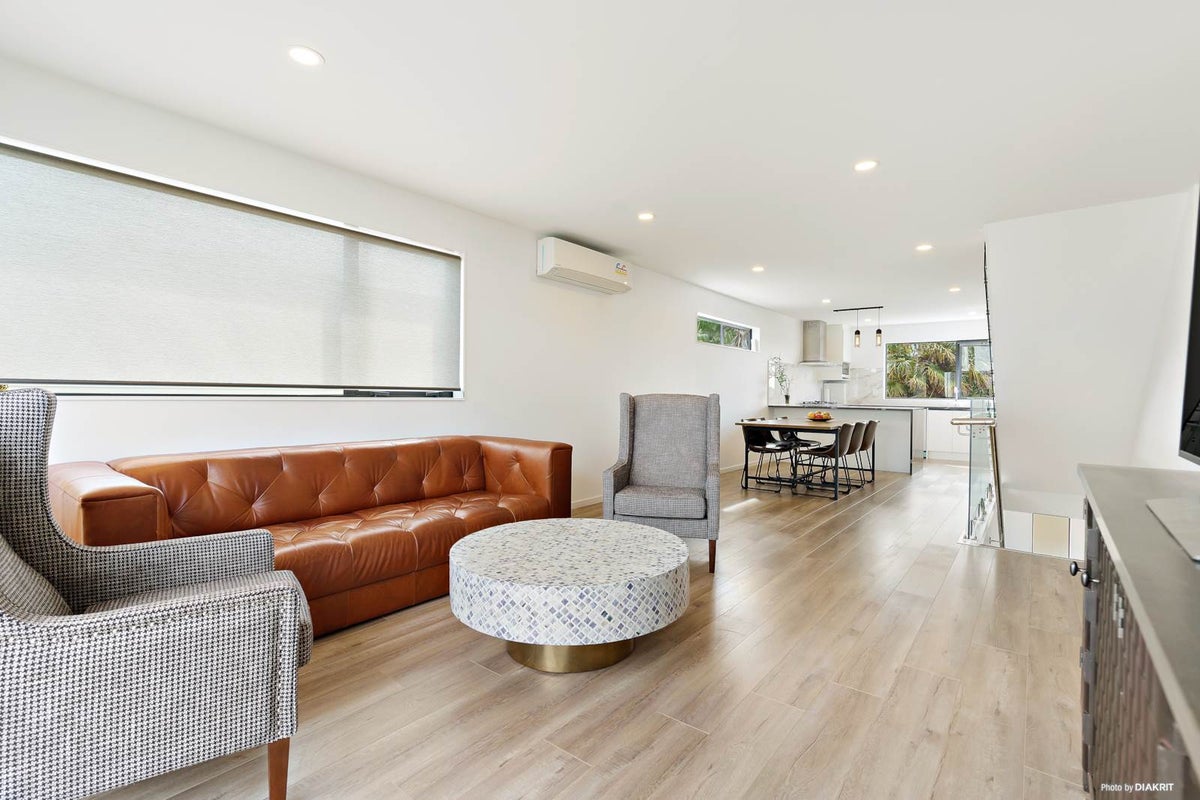 22C Thornlow Street, Glendene, Auckland - Carousel 1