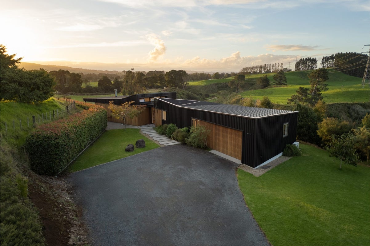 890 Pirongia Road, Pirongia, Te Awamutu - Carousel 1