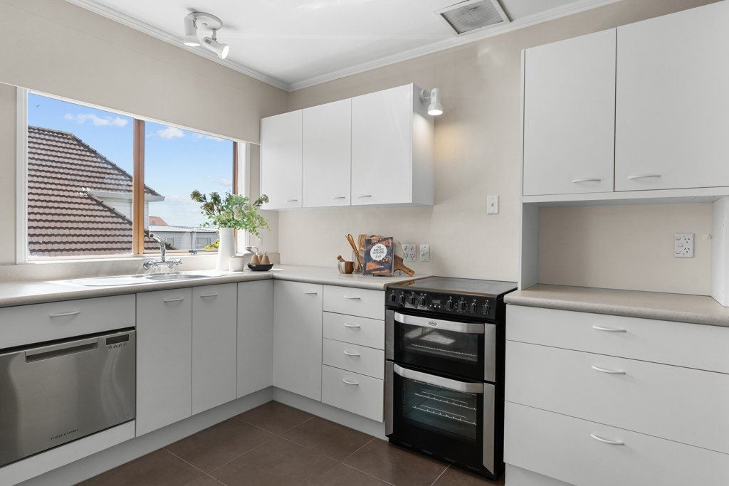 1/54 Challenger Street, Saint Heliers, Auckland - Carousel 2