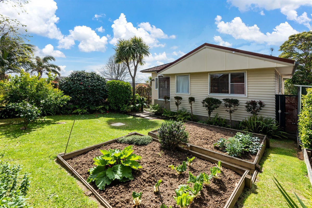 68 Bradbury Road, Botany Downs, Auckland - Carousel 1