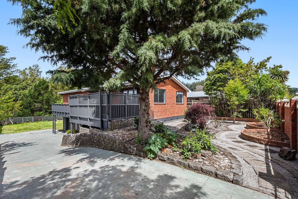 54 Norana Road, Timberlea, Upper Hutt - Carousel 1