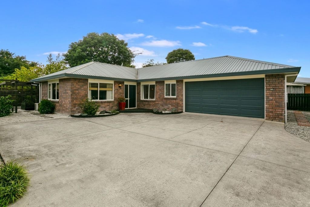 22B Burns Street, Leamington, Cambridge - Carousel 1