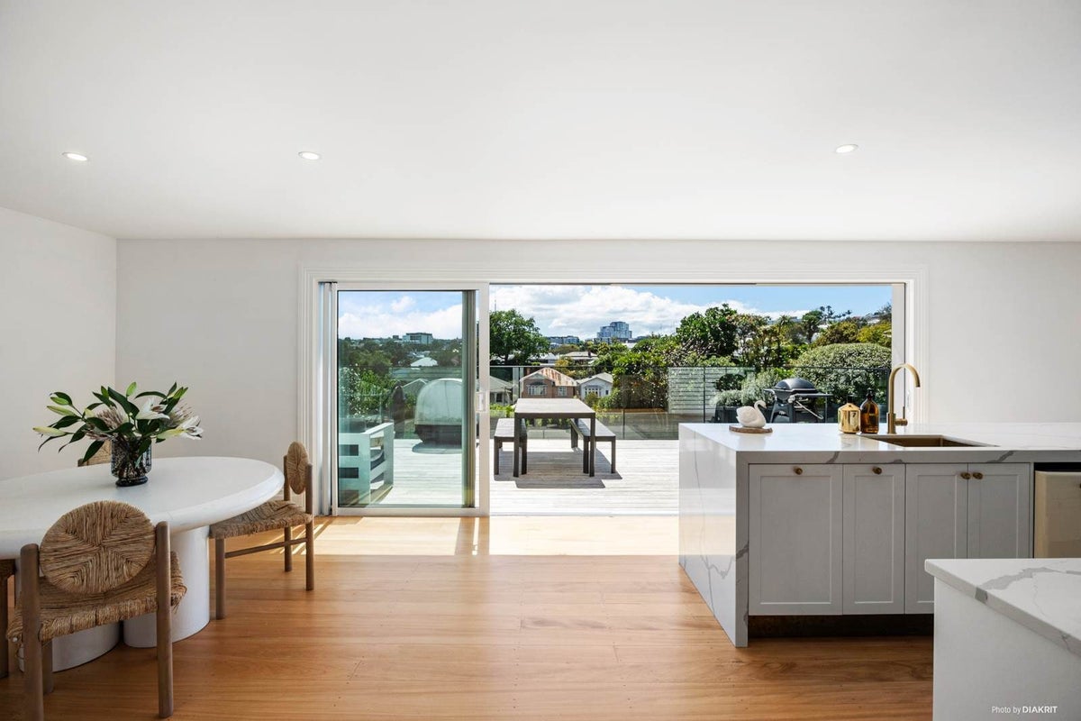 27 Grosvenor Street, Grey Lynn, Auckland - Carousel 2