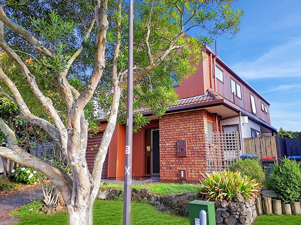36 Springwood Place, Mount Eden, Auckland - Carousel 2